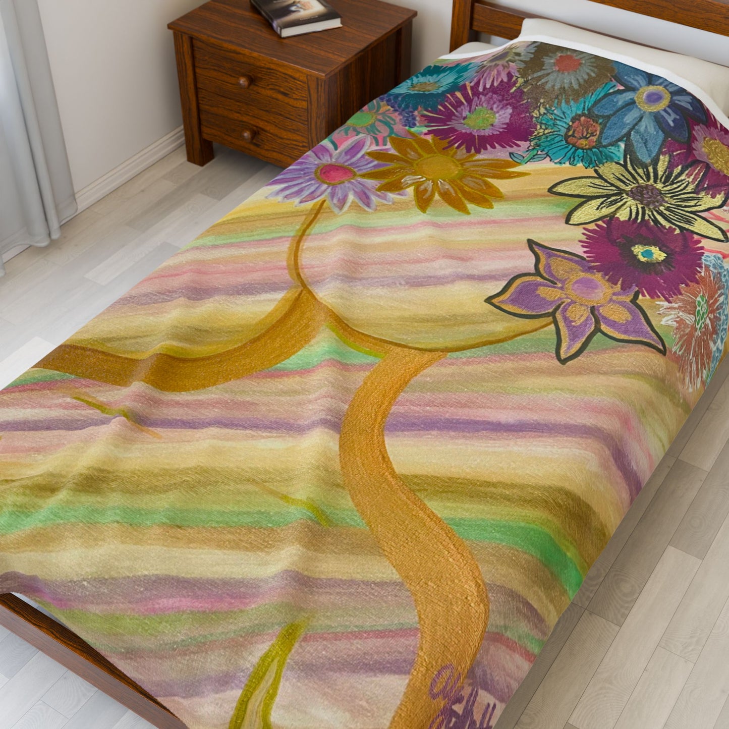 Floral Radiance Plush Blanket, Cozy Home Decor, Flower Print Throw, Gift for Her, Soft Blanket for All Seasons