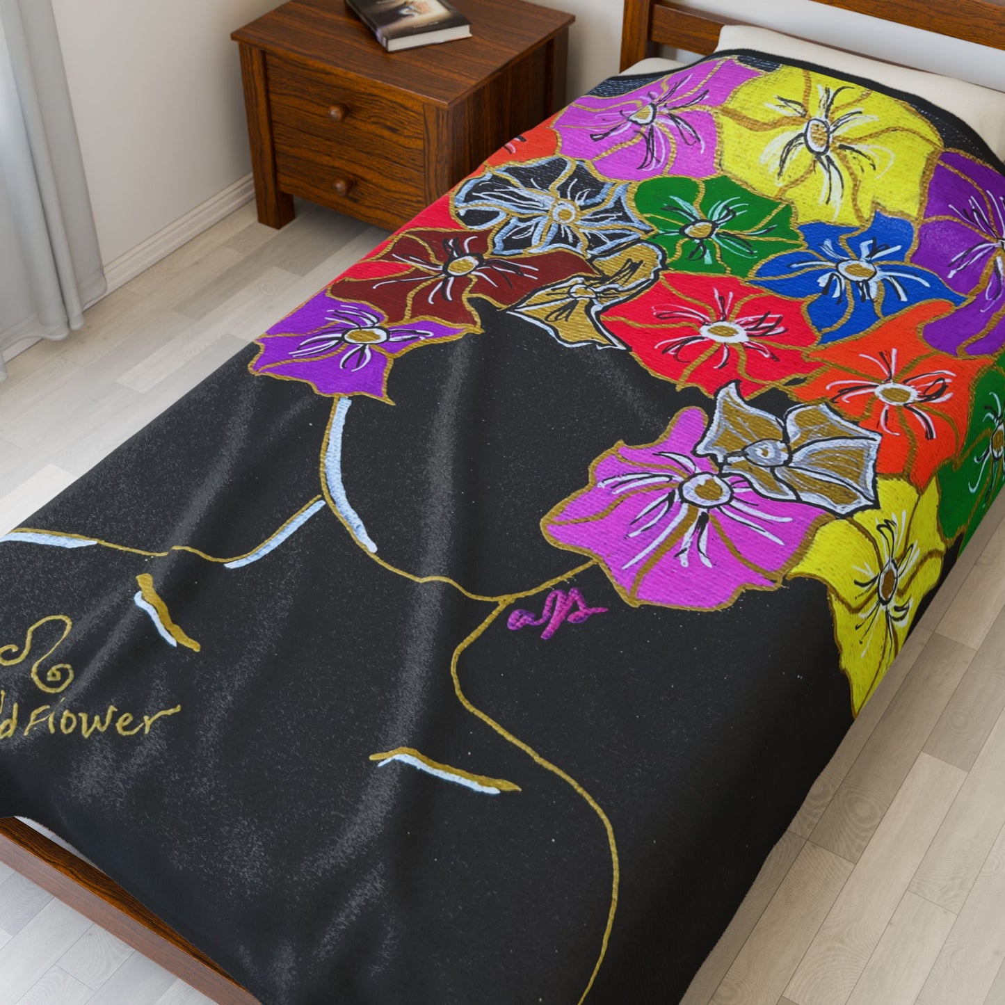 Wild Flower Plush Blanket, Cozy Home Decor, Flower Print Throw, Gift for Her, Soft Blanket for All Seasons